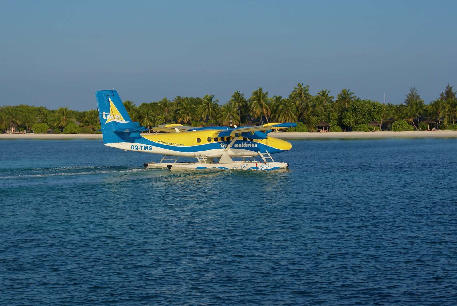 Hydroplán na ostrově Kuredu